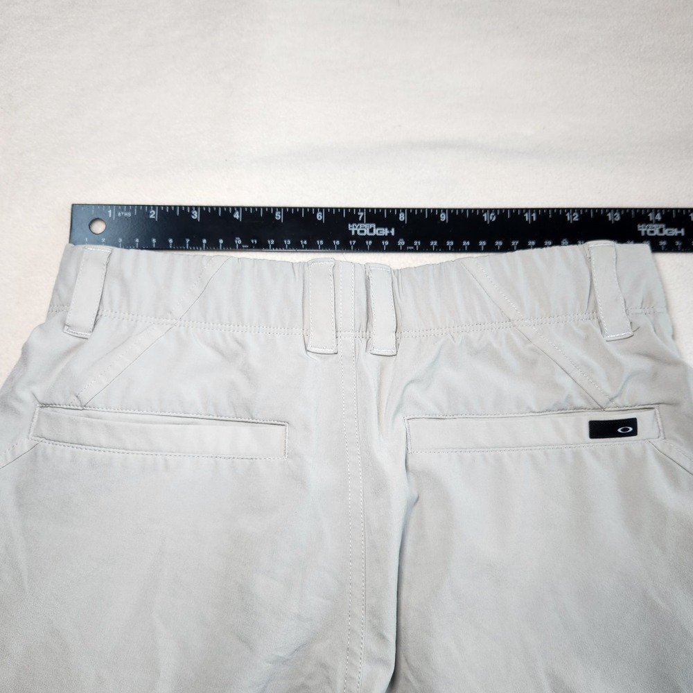 OAKLEY Performance Shorts Mens 28 Beige Khaki Golf - Picture 7 of 7
